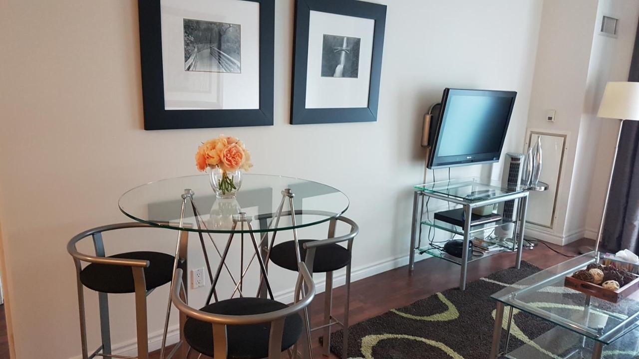 Toronto Luxury Accommodations - Qwest Exterior photo